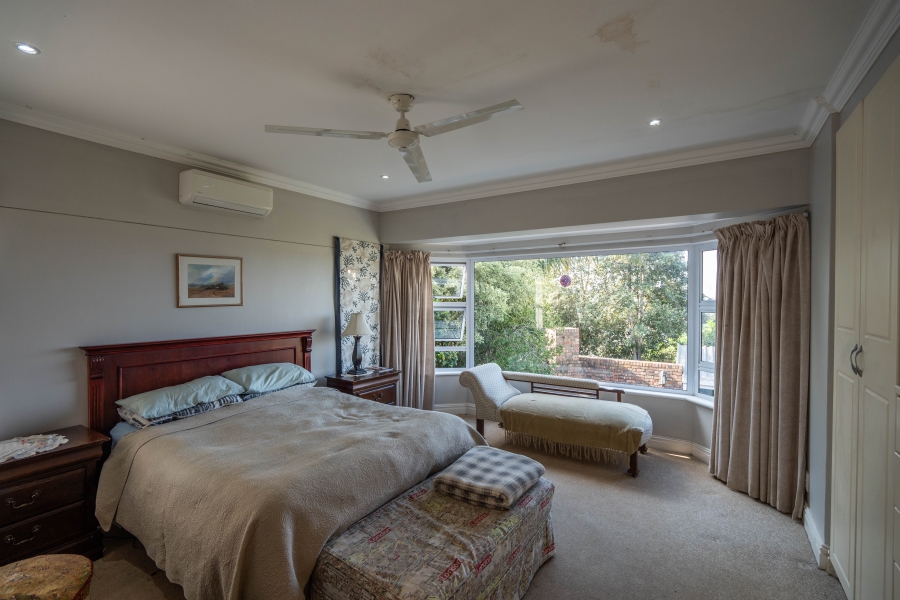 5 Bedroom Property for Sale in Seafield Eastern Cape